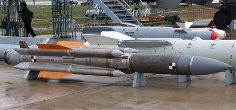 Hai loai ten lua doi ham dang gom cua Su-30MK2 Viet Nam