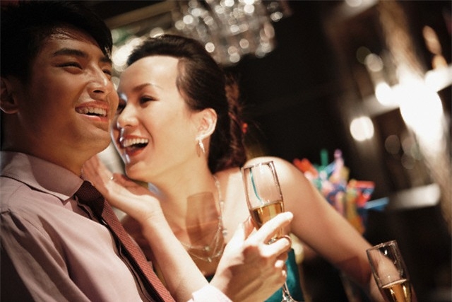 cuoc tinh say nang day doi toi vao cau trai tre that nghiep, nuoi than chua noi - 1