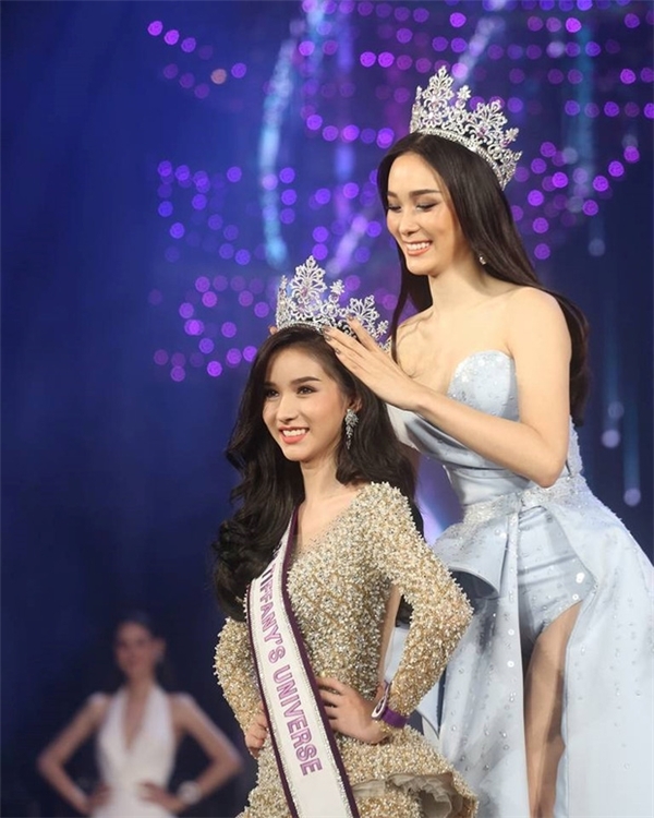 Ngắm loạt ảnh đời thường xinh như thiên thần của hoa hậu chuyển giới đẹp nhất Thái Lan