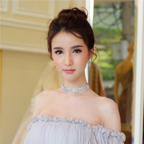 Ngắm loạt ảnh đời thường xinh như thiên thần của hoa hậu chuyển giới đẹp nhất Thái Lan