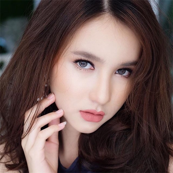 Ngắm loạt ảnh đời thường xinh như thiên thần của hoa hậu chuyển giới đẹp nhất Thái Lan