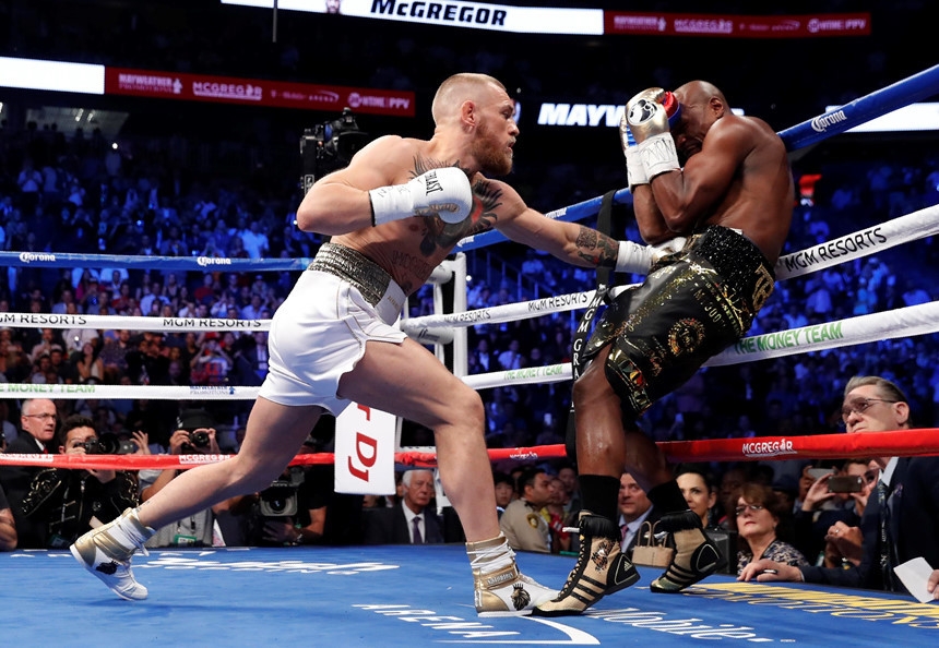 McGregor to chuc an mung hoanh trang du that bai truoc Mayweather hinh anh 9