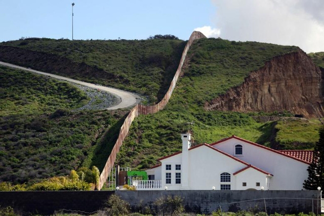 Khu vực biên giới Mỹ-Mexico (Ảnh: Reuters)