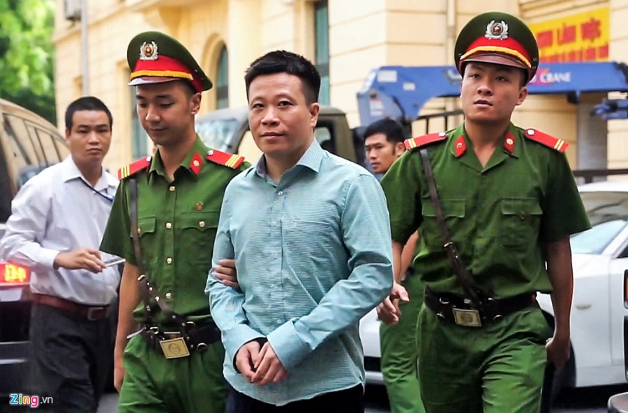 Nhung 'mat xich' chu chot trong dai an Ha Van Tham xuat hien tai toa hinh anh 2