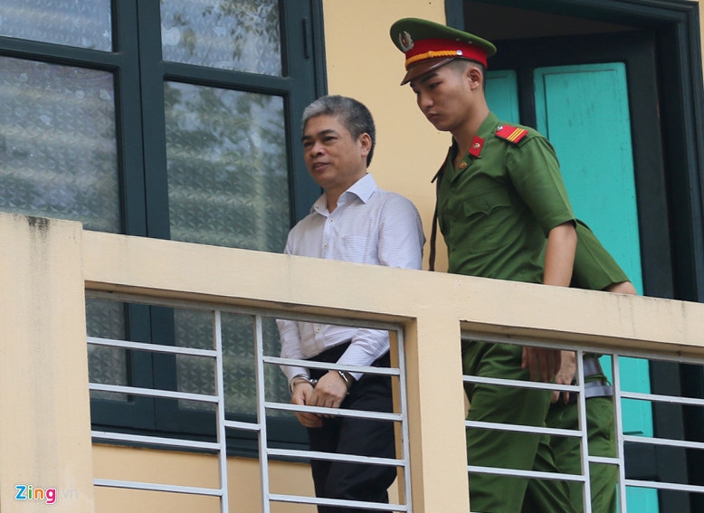 Nhung 'mat xich' chu chot trong dai an Ha Van Tham xuat hien tai toa hinh anh 9