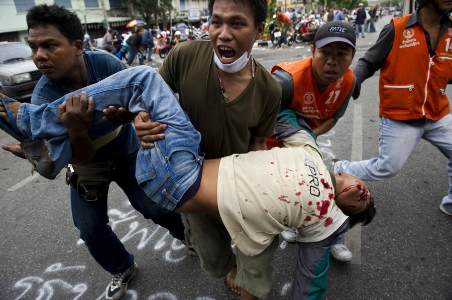 Truy na Yingluck: Dau cham het cua gia toc Thaksin? hinh anh 6