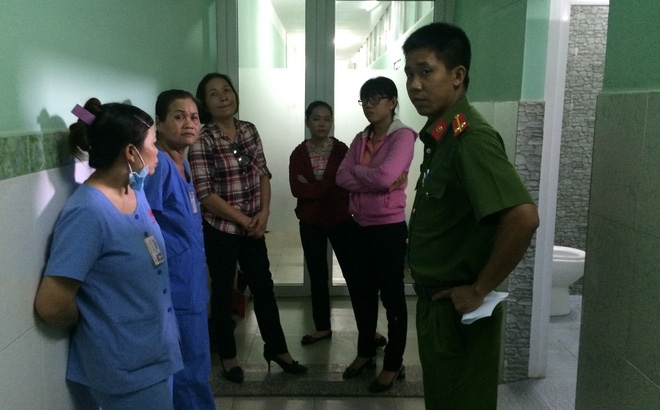 Vụ thai nhi trong sọt rác bệnh viện: Người mẹ không rõ vì sao thai nhi rơi ra ngoài?