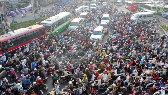  Khung cảnh giao thông thường nhật tại các thành phố lớn. 