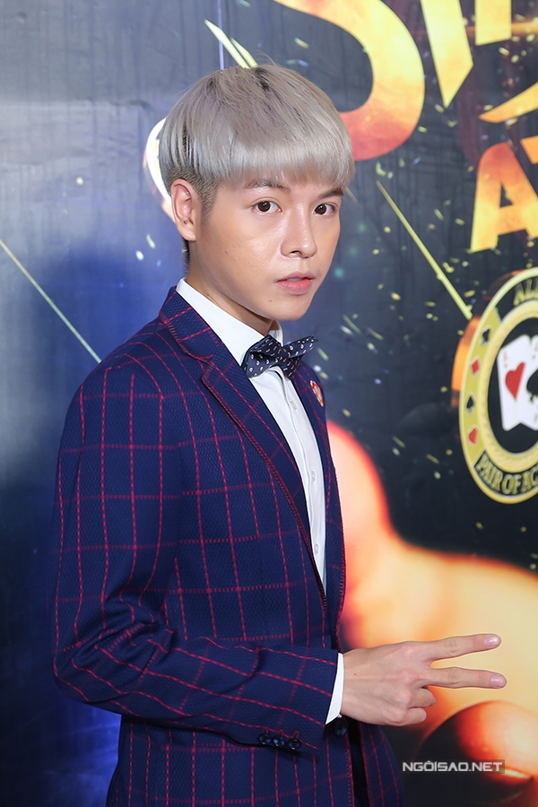 duc-phuc-trong-nhu-hot-boy-khi-den-mung-vo-chong-pham-quynh-anh-1