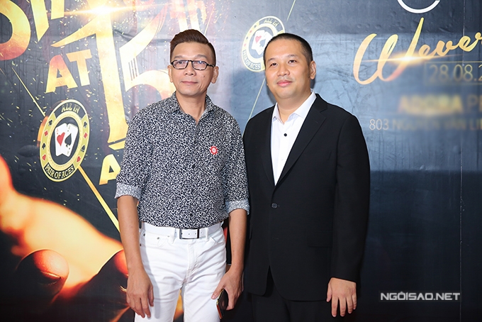 duc-phuc-trong-nhu-hot-boy-khi-den-mung-vo-chong-pham-quynh-anh-10