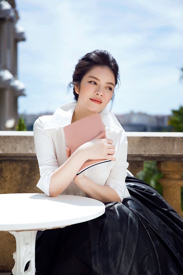 ly-nha-ky-hoa-quy-co-paris-sang-trong-9