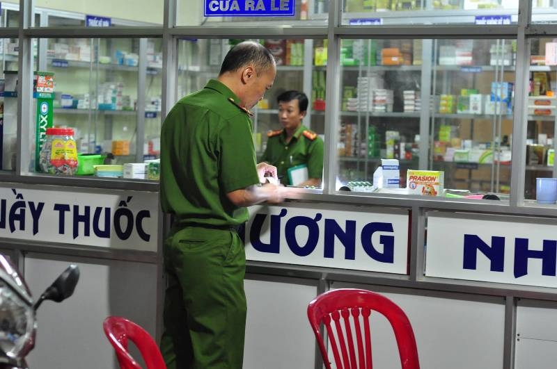 nghi pham giet nu chu tiem thuoc tay khai gi tai co quan cong an? hinh anh 2