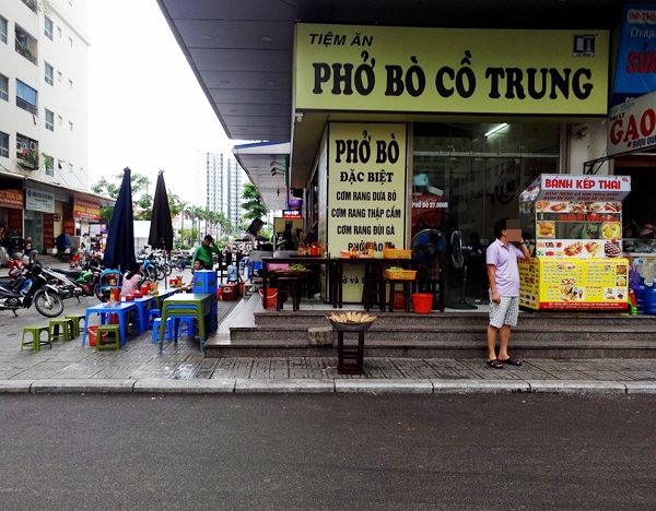 Hà Nội: Cư dân HH Linh Đàm lại hết hồn khi chiếc cốc thủy tinh rơi xuống, suýt trúng đầu 2 mẹ con - Ảnh 7.