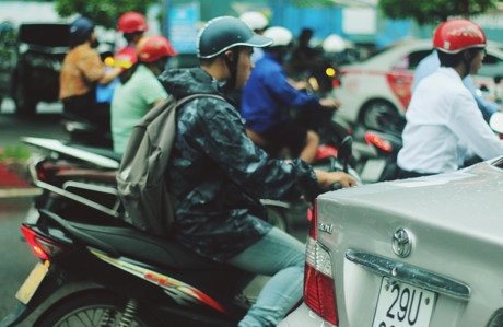 Ngac nhien: Chua vao dong, nguoi Ha Noi da phai mac ao am - Anh 3