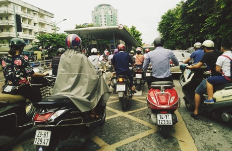Ngac nhien: Chua vao dong, nguoi Ha Noi da phai mac ao am - Anh 7