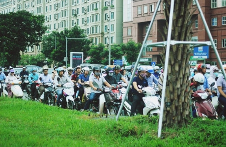Ngac nhien: Chua vao dong, nguoi Ha Noi da phai mac ao am - Anh 8