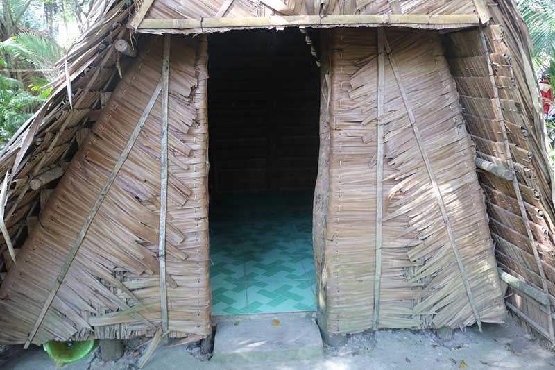 Nữ sinh miền Tây nhiều lần bị 3 trai làng giở trò đồi bại - 2