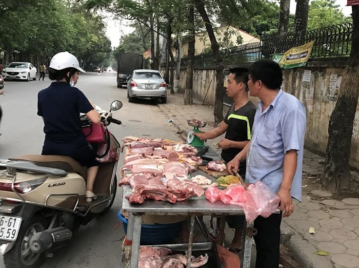 giải cứu lợn, người chăn nuôi lợn, Bộ NN-PTNT, thit lợn giảm giá mạnh, giải cứu nông sản