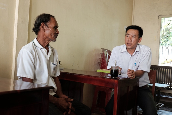 Nhìn cách người mẹ điên chăm sóc con gái sơ sinh 15 ngày tuổi ai cũng xúc động vì tình mẫu tử - Ảnh 18.
