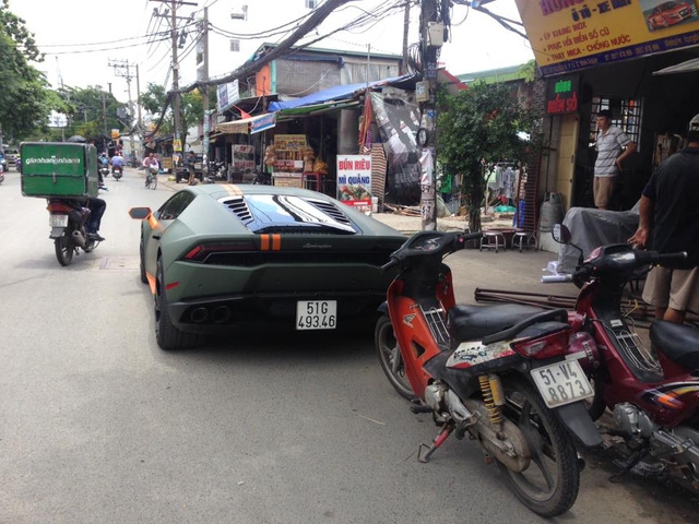 Lamborghini Huracan độ mâm bản giới hạn 273 triệu Đồng gắn biển số dưới lòng đường - Ảnh 2.