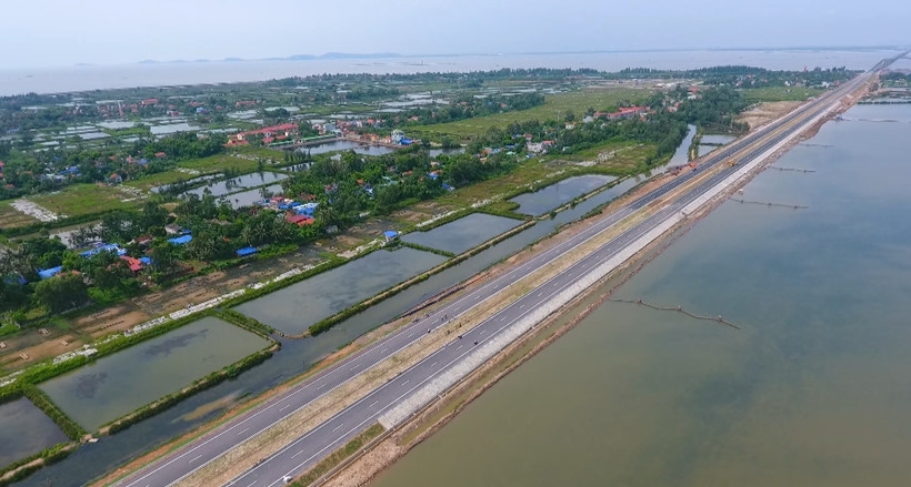 Ngắm cầu vượt biển dài nhất Việt Nam trước ngày thông xe - ảnh 6