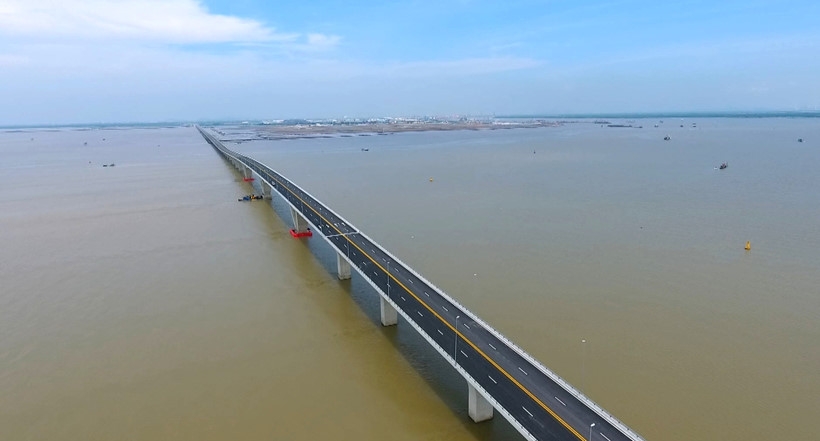 Ngắm cầu vượt biển dài nhất Việt Nam trước ngày thông xe - ảnh 8