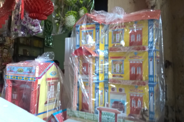  Nhiều nhà không ngại ngần chi tiền triệu sắm đồ cúng mùa Vu Lan 
