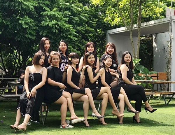 chi quen qua mang, dan 11 me bim sua ha noi deo bong 