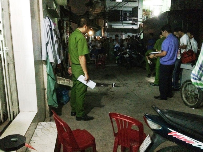 doi ngu chung khong duoc, chong dung dao dam ca vo va me vo hinh anh 1