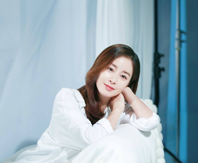 kim-tae-hee-bung-bau-vuot-mat-van-xinh-dep-rang-ngoi-1