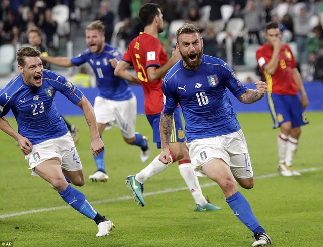  Rossi giúp Italia kiếm được trận hòa 1-1 ở lượt đi 