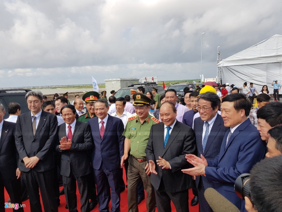Toan canh cau vuot bien dai nhat Viet Nam hinh anh 2