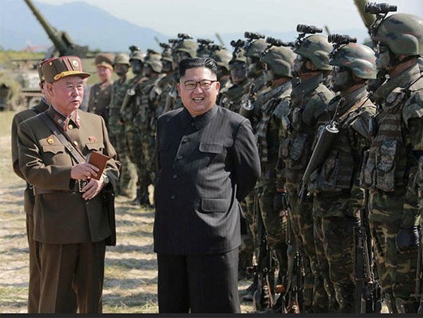 Kim Jong Un, thị sát, tên lửa, vũ khí