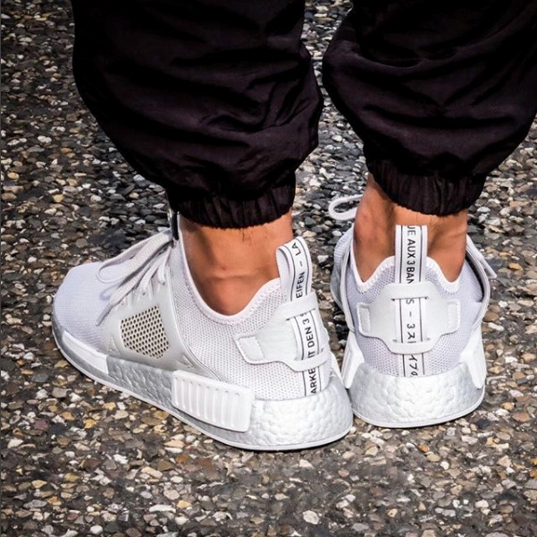 Nhung mau sneaker len ngoi tuan qua hinh anh 2