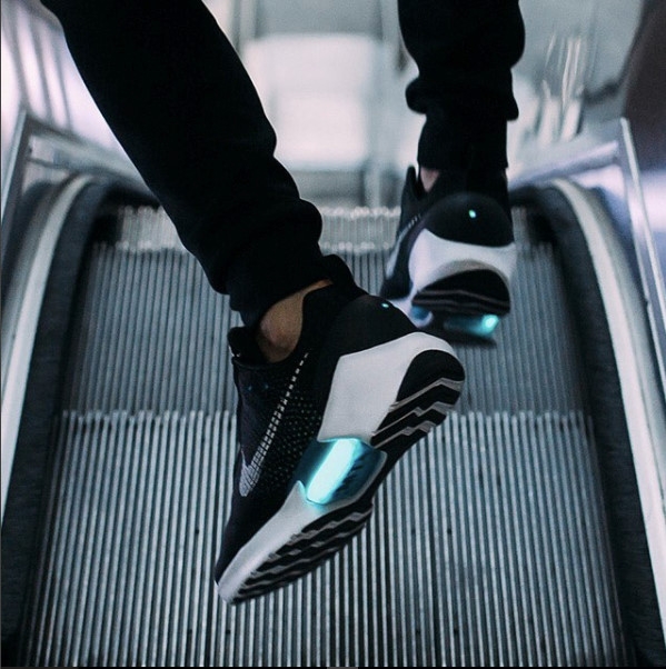 Nhung mau sneaker len ngoi tuan qua hinh anh 8