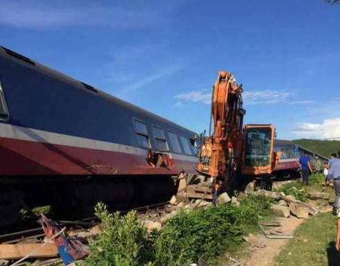 tau se3 trat banh o quang binh hang tram hanh khach thoat chet hinh 2