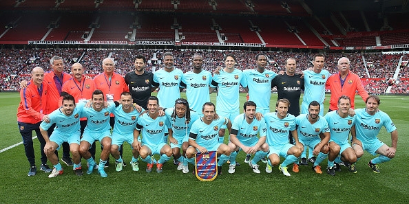 Van Nistelrooy toa sang, huyen thoai MU ha guc doi ngoi sao Barca hinh anh 2