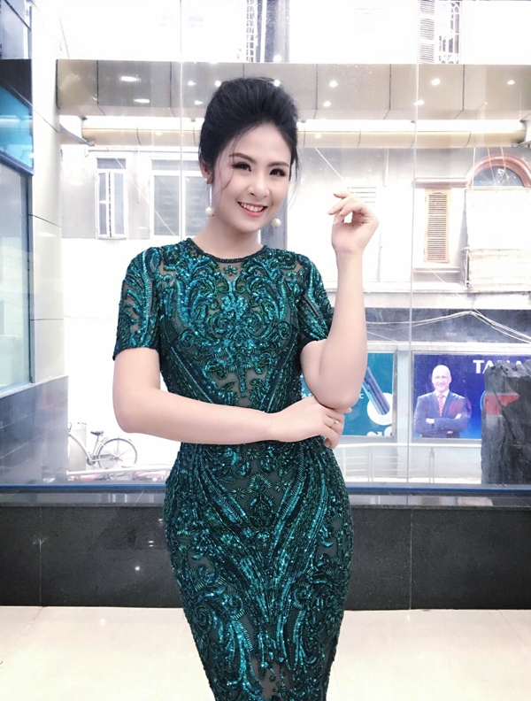 my-nhan-viet-mac-dep-nhat-tuan-4-9-6