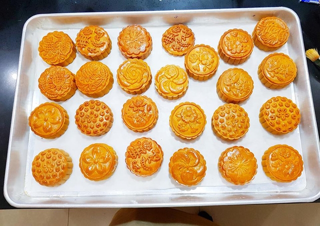  Bánh trung thu handmade đang được các bà nội trợ cực kỳ ưa chuộng (ảnh: Lê Ngọc Yến) 