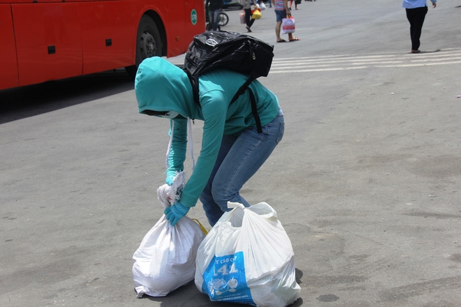 Sợ tắc đường, từ sáng sớm người dân các tỉnh lại ùn ùn đổ về thành phố sau kỳ nghỉ lễ 2/9 - Ảnh 13.