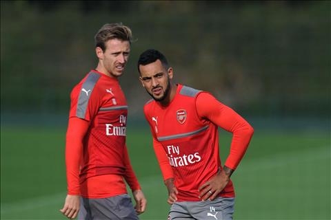 Chuyen nhuong Arsenal len ke hoach giu chan 4 cau thu hinh anh