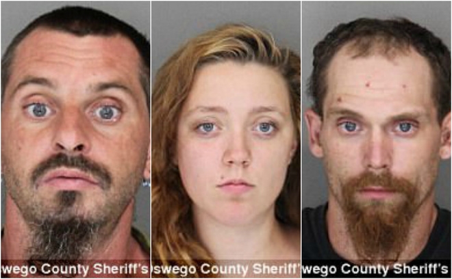 Bé gái 10 tuổi bị mẹ đẻ bỏ đói, buộc vào xe bắt chạy theo để mua vui cho người tình - Ảnh 1. Bé gái 10 tuổi bị mẹ đẻ bỏ đói, buộc vào xe bắt chạy theo để mua vui cho người tình - Ảnh 1.