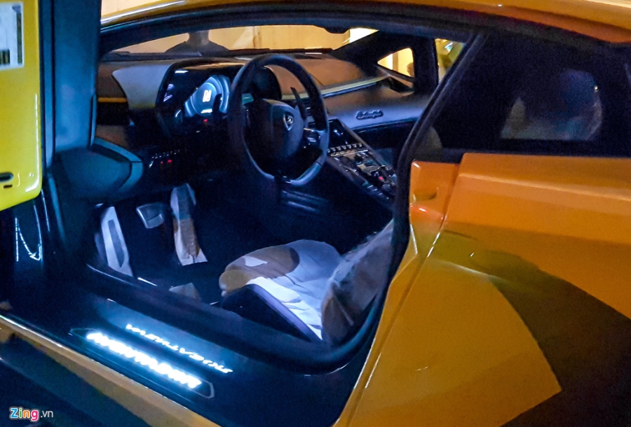 Lamborghini Aventador S hon 40 ty lan dau xuong pho Sai Gon hinh anh 7