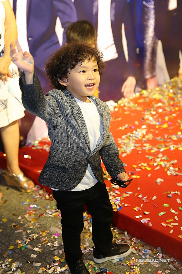 chong-giup-diem-huong-be-con-trong-su-kien-6