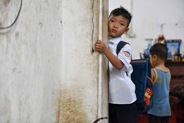  Sinh 14 người con thì 1 trẻ bị bệnh hiểm nghèo đã mất, bà Hải một thân một mình gồng gánh kiếm cái ăn, cái mặc cho đàn con. Cả gia đình bà có 6 người con đang tuổi đi học, ba người học cấp 1 và ba người học cấp 2. 