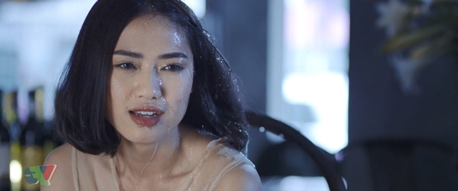 dan sao song chung voi me chong tro lai trong nguoc chieu nuoc mat - 5