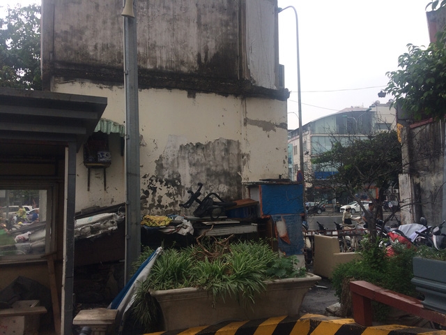 Ngôi nhà 6m2 nằm lẻ loi 1 mình