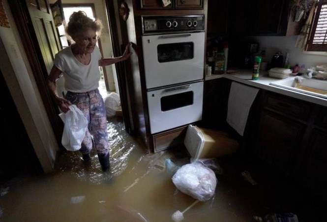 Mỹ: Người dân Texas trở về nhà sau siêu bão Harvey - ảnh 14