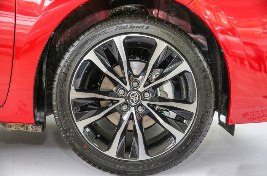 Toyota Corolla Altis 2017 co gia hon 28.000 USD o Malaysia hinh anh 6