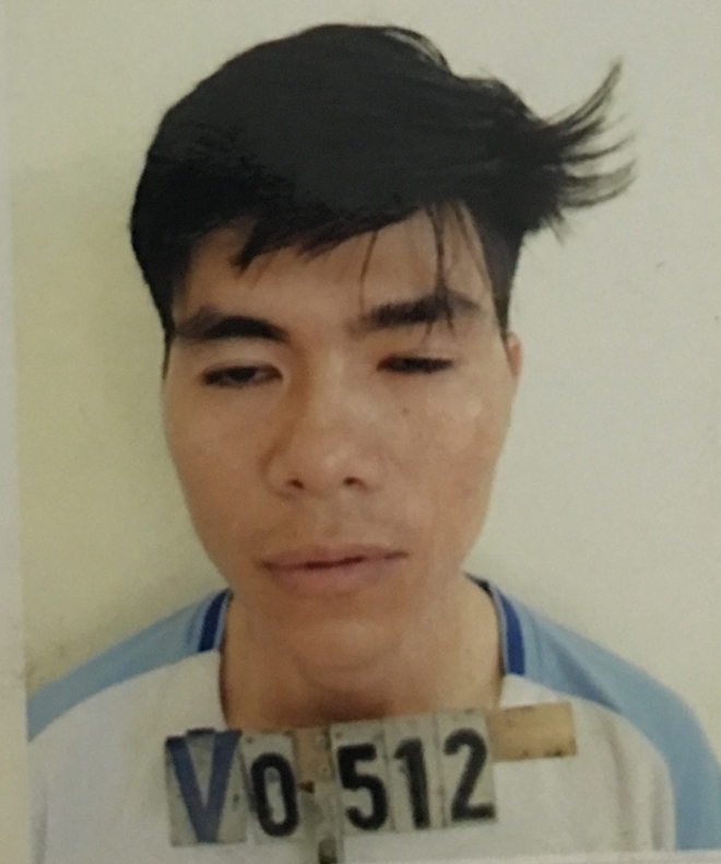 vi pham giao thong con dam thang vao mat canh sat hinh anh 1